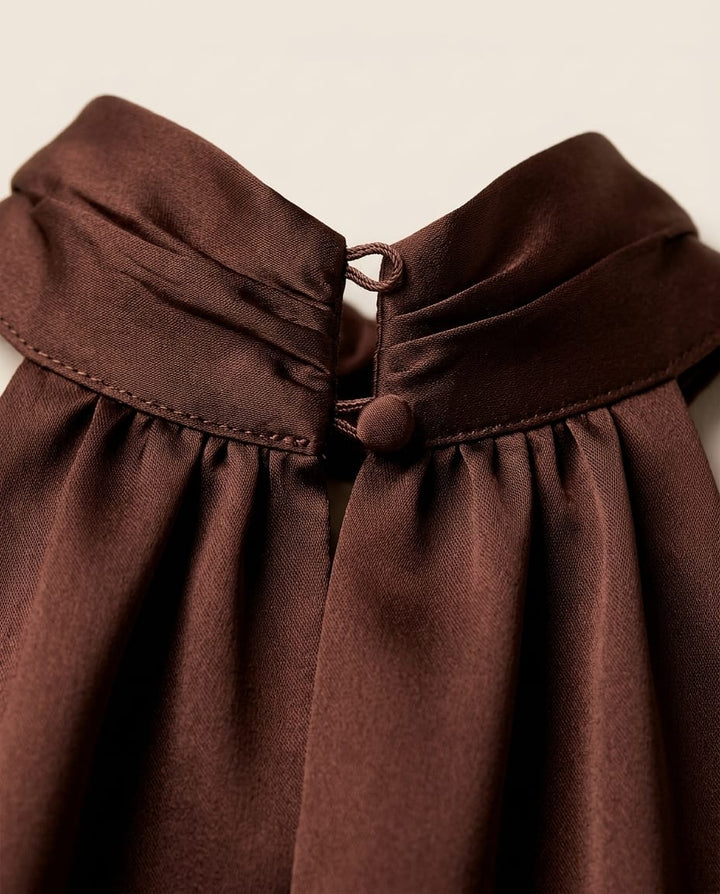 Sophisticated Velvet Midi Dress with Halter Neck - Elestira