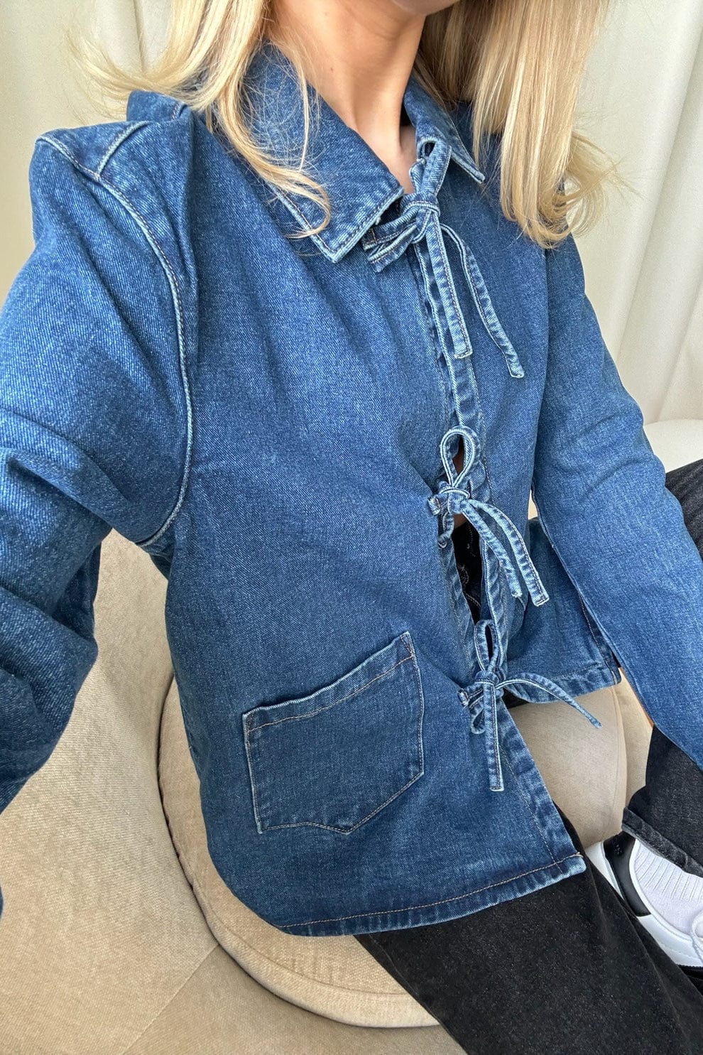 Women's Denim Jacket with Tie Closure and Oversized Collar - Elestira